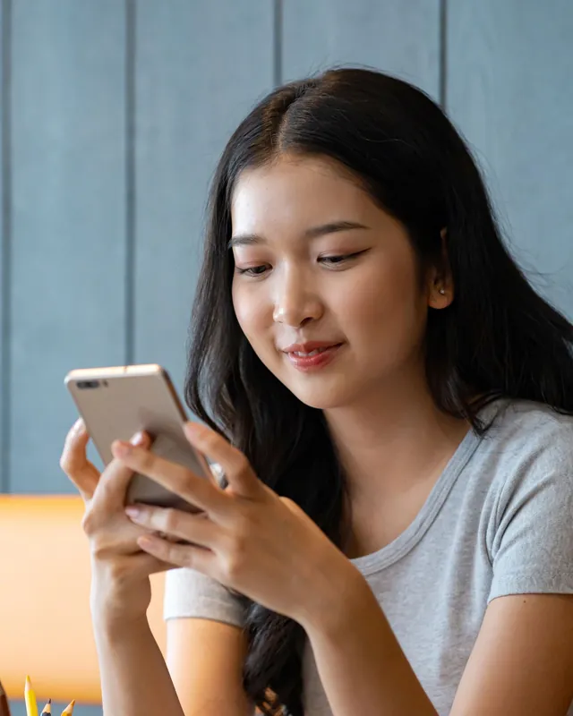 Customer Vony sending a WhatsApp message